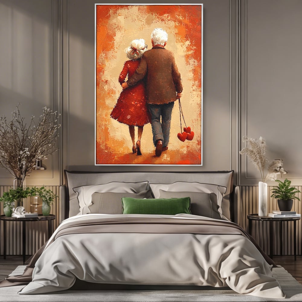 Tablou canvas cu pictura cu un cuplu in varsta imbratisat, in rama de aluminiu argintiu, pe perete intr-un dormitor
